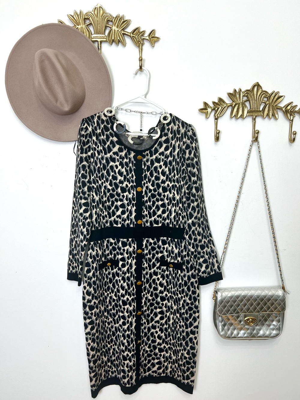 Animal print sweater dress L ptp 22” l 41”
